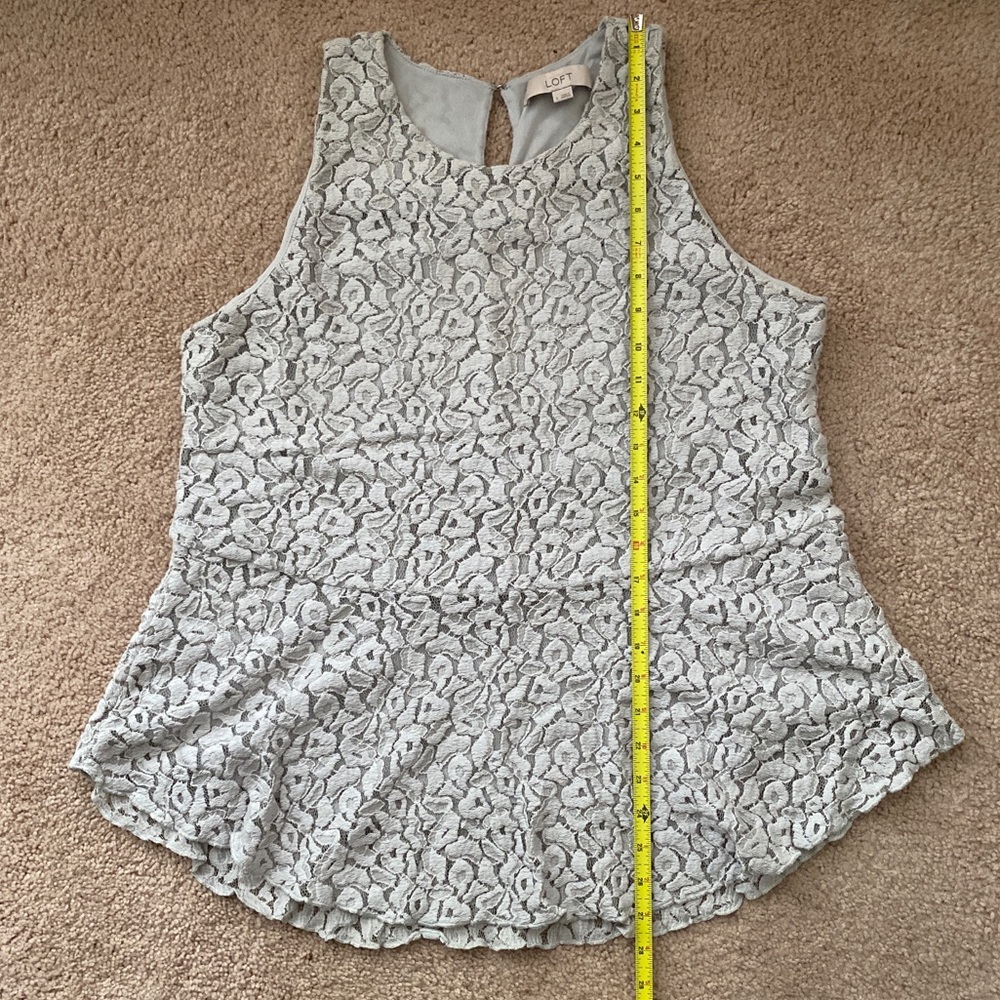 LOFT Dove Gray Lace Peplum Sleeveless Top ⬜️ - Picture 13 of 13